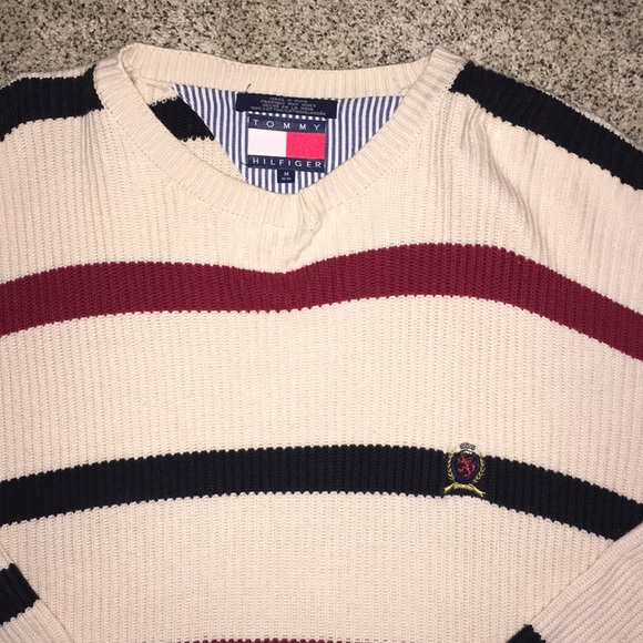 VINTAGE TOMMY HILFIGER SWEATER - Picture 2 of 5
